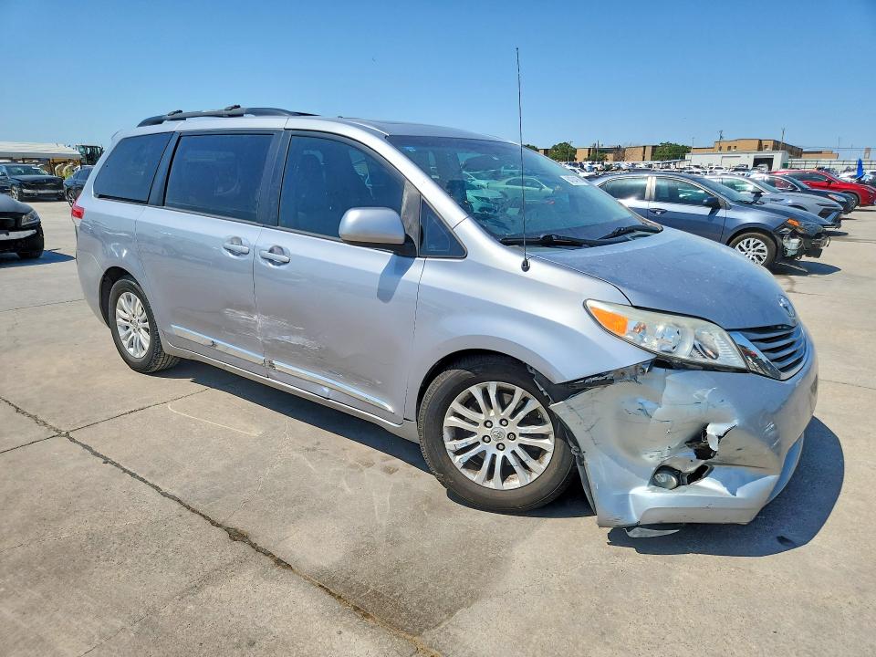 Photo 4 from auction – 2013 TOYOTA SIENNA with VIN 5TDYK3DC5DS395010