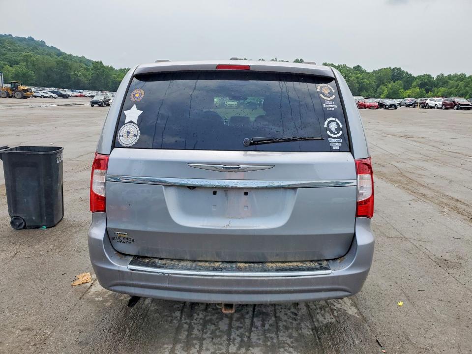 Photo 6 from auction – 2015 CHRYSLER TOWN & COUNTRY with VIN 2C4RC1BG3FR594564