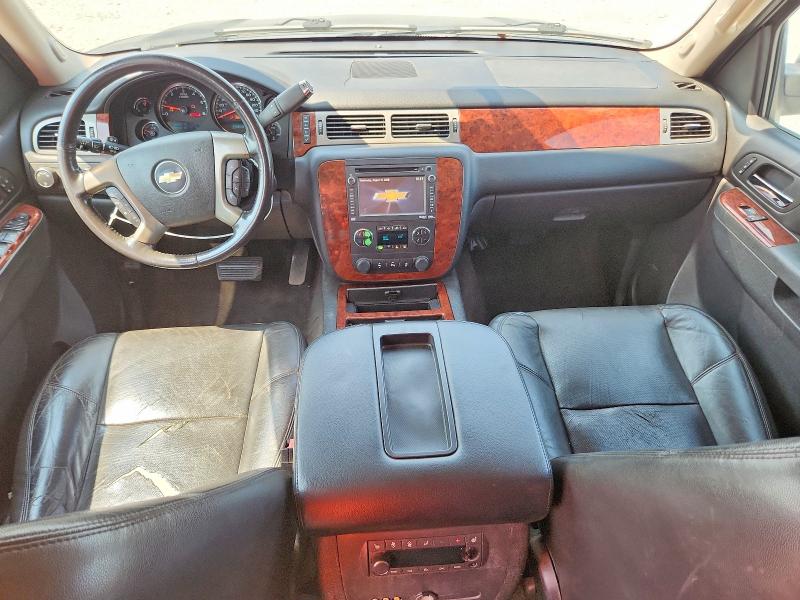 Photo 8 from auction – 2012 CHEVROLET SUBURBAN with VIN 1GNSKKE78CR248637