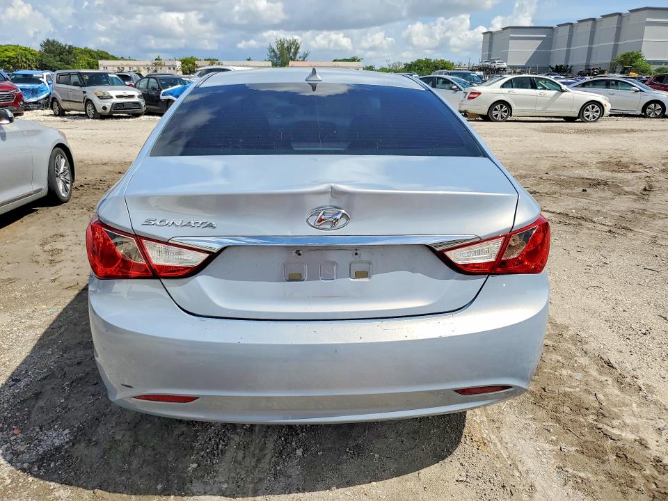 Photo 6 from auction – 2013 HYUNDAI SONATA with VIN 5NPEB4AC3DH722586