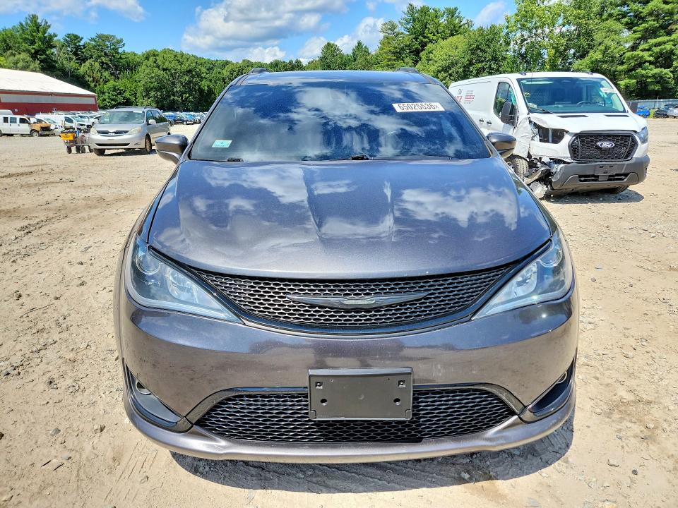 Photo 5 from auction – 2019 CHRYSLER PACIFICA with VIN 2C4RC1BG6KR549306