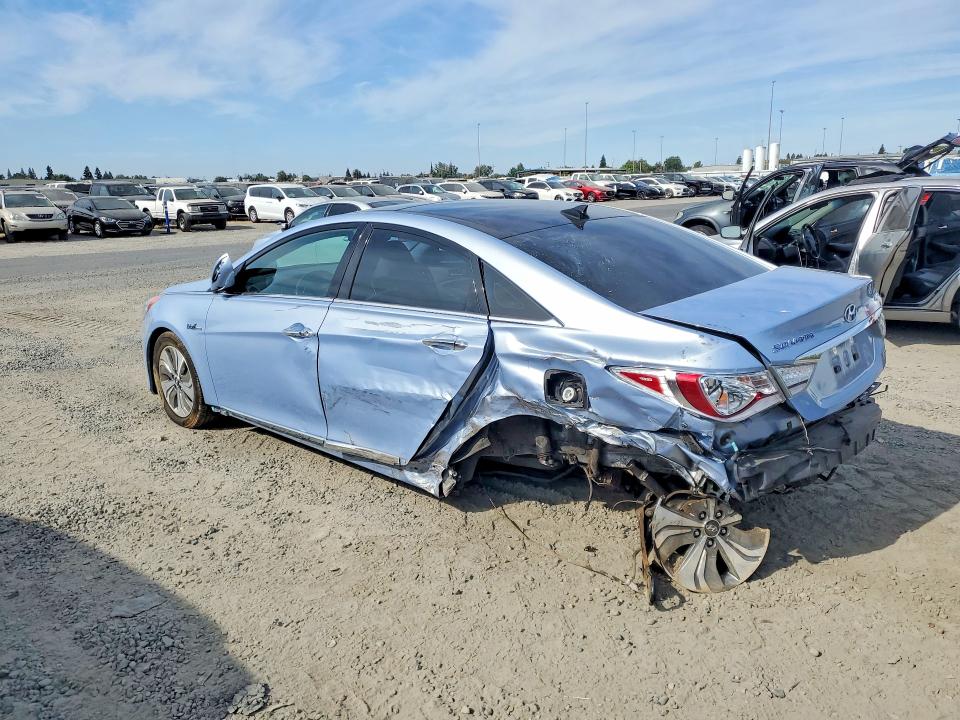Снимка 2 от търг – 2015 HYUNDAI SONATA HYBRID с VIN KMHEC4A43FA121464