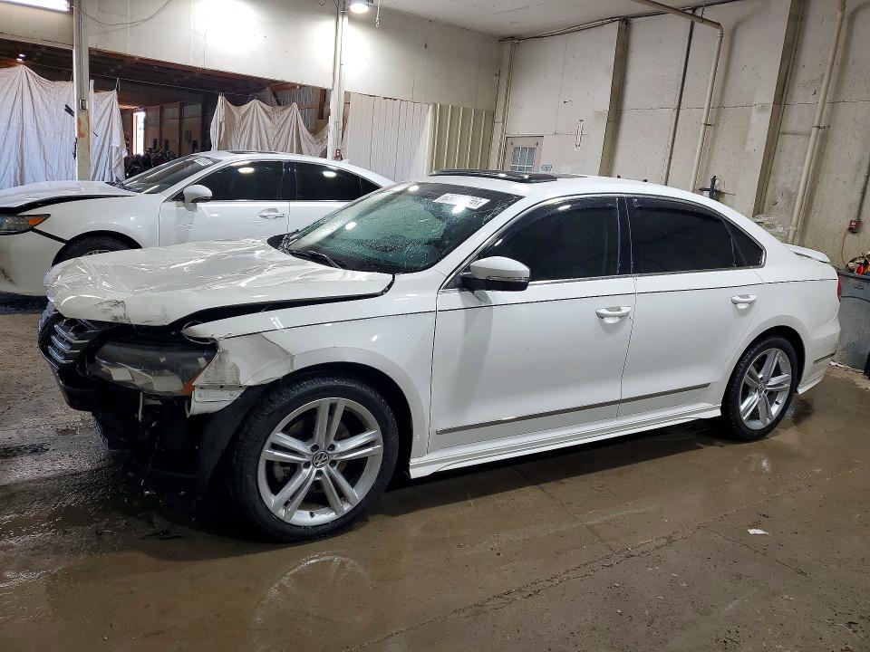 VOLKSWAGEN PASSAT 2015 with VIN 1VWCV7A39FC064123 - Photo from auction