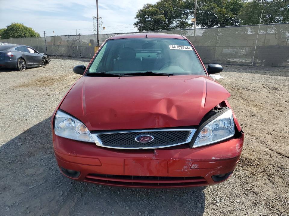 Zdjęcie 5 z aukcji – 2005 FORD FOCUS z VIN 1FAHP34N85W189237