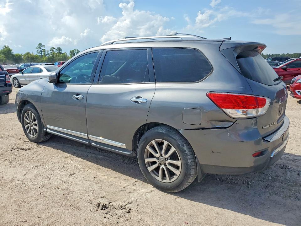 Photo 2 from auction – 2015 NISSAN PATHFINDER with VIN 5N1AR2MN7FC611285