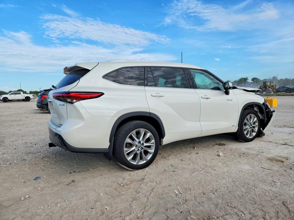 Photo 3 from auction – 2021 TOYOTA HIGHLANDER with VIN 5TDDBRCH9MS527202