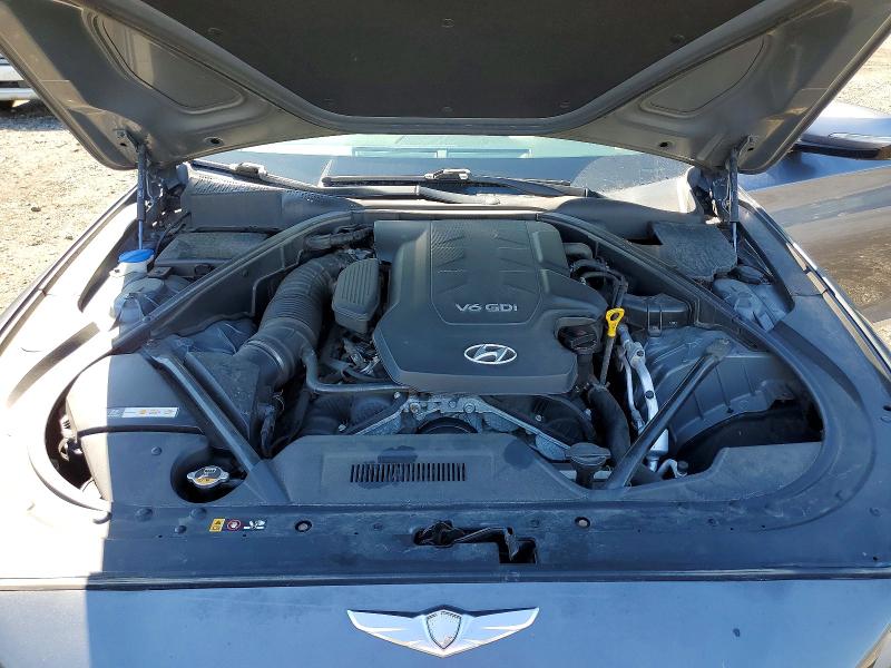 Photo 11 from auction – 2015 HYUNDAI GENESIS with VIN KMHGN4JE5FU076070