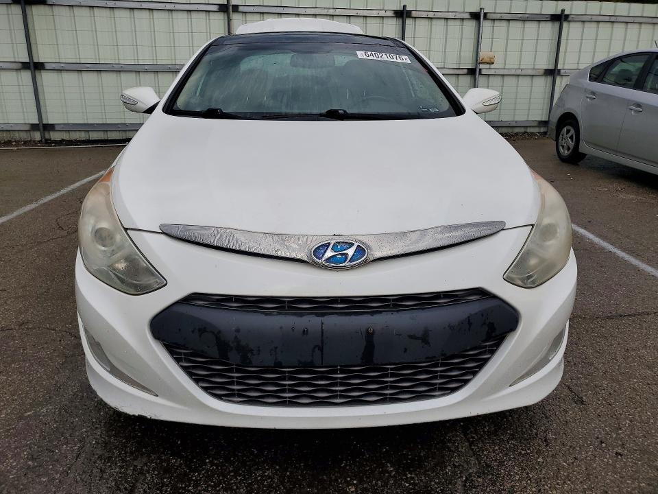 Photo 5 from auction – 2013 HYUNDAI SONATA with VIN KMHEC4A41DA074951