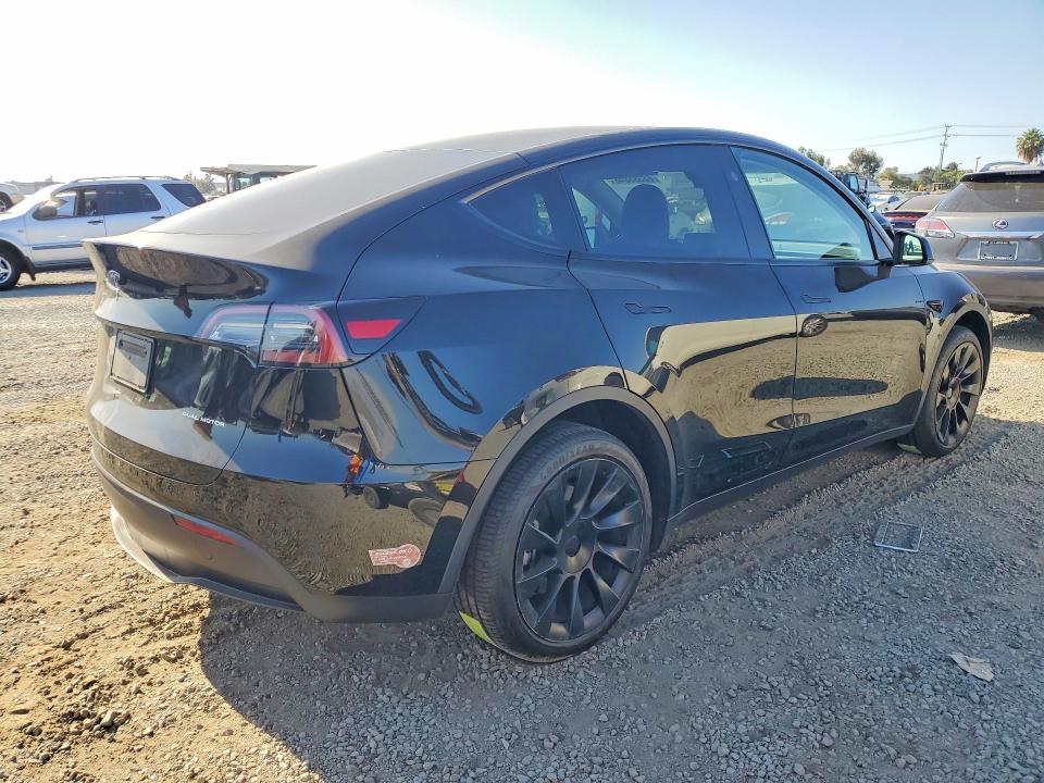 Photo 3 from auction – 2023 TESLA MODEL Y with VIN 7SAYGDEE1PF835873