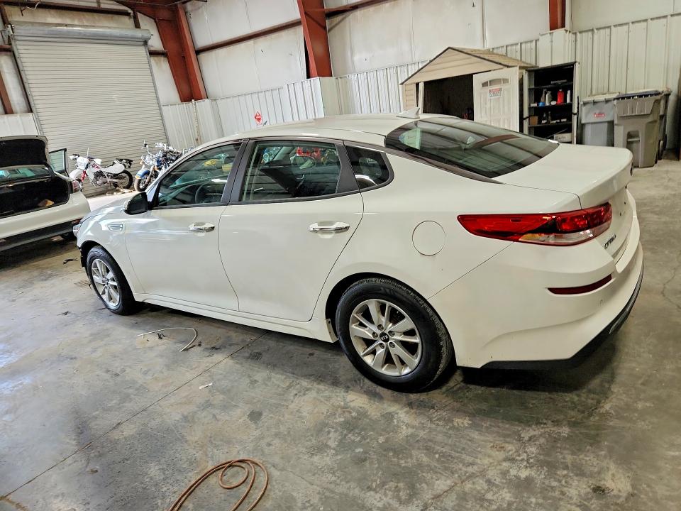 Photo 2 from auction – 2019 KIA OPTIMA with VIN 5XXGT4L39KG370724