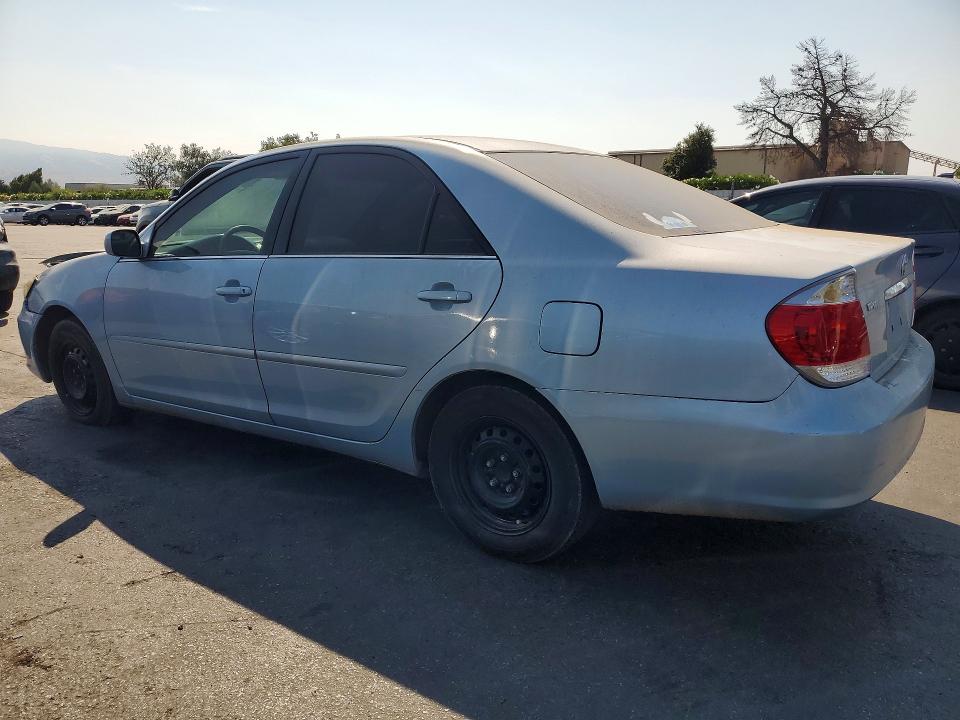 Photo 2 from auction – 2005 TOYOTA CAMRY with VIN 4T1BE32KX5U526450