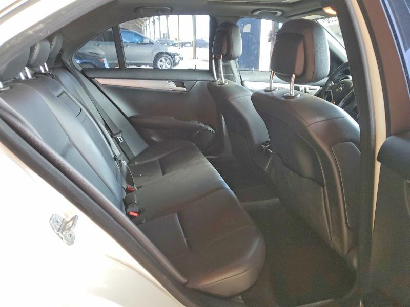 Photo 10 from auction – 2012 MERCEDES-BENZ C with VIN WDDGF4HB4CR203540