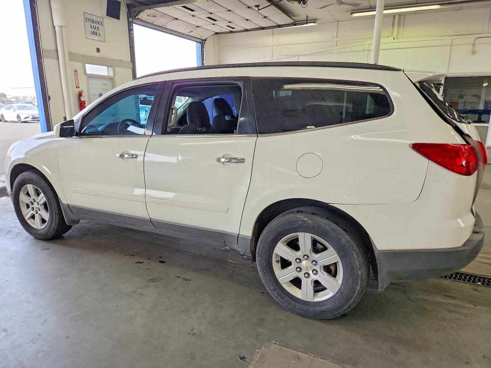 Photo 2 from auction – 2012 CHEVROLET TRAVERSE with VIN 1GNKVGED9CJ327825