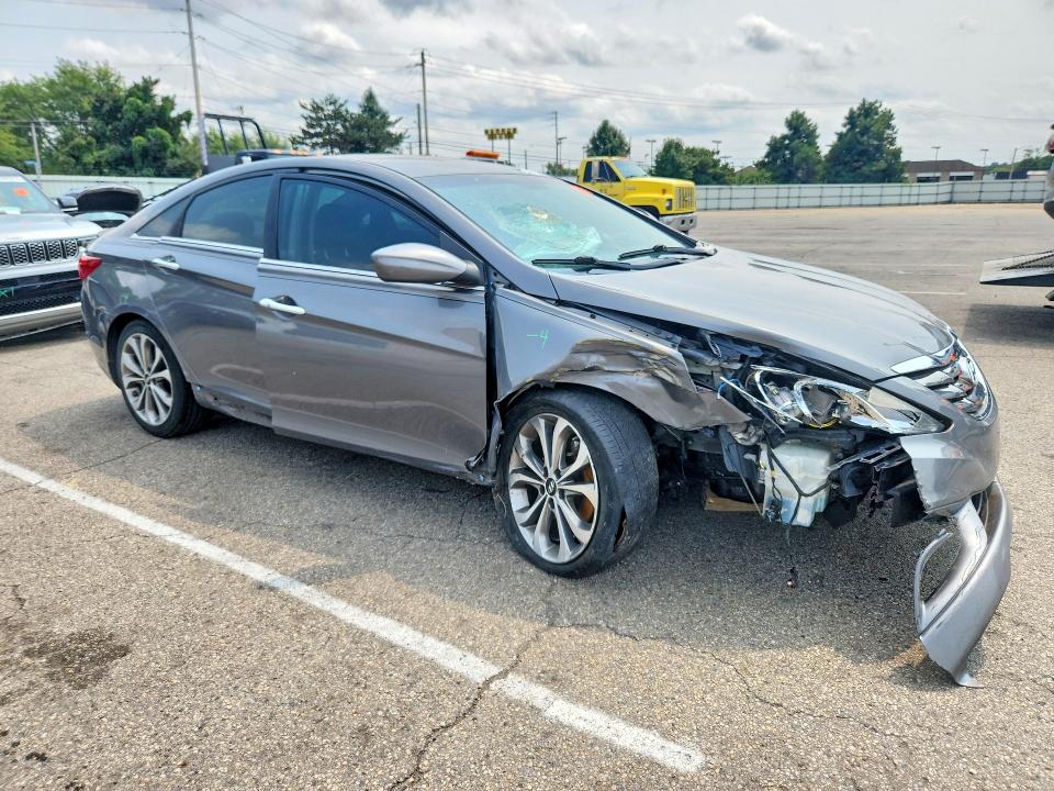 Photo 4 from auction – 2013 HYUNDAI SONATA with VIN 5NPEC4AB2DH791970