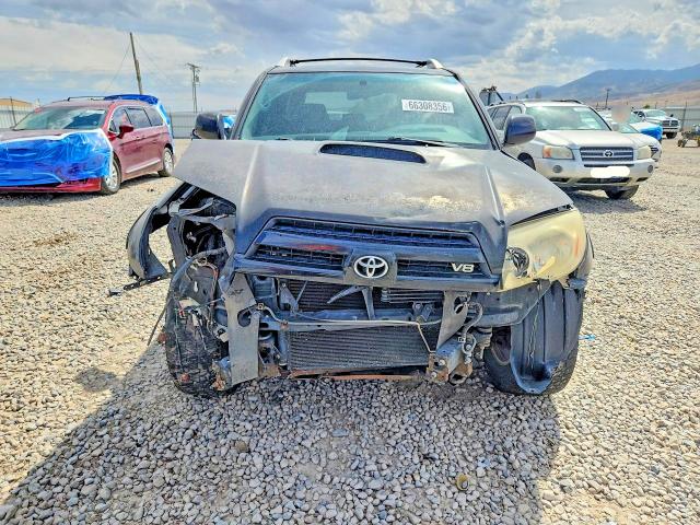 Photo 5 from auction – 2004 TOYOTA 4RUNNER with VIN JTEBT14R048016832