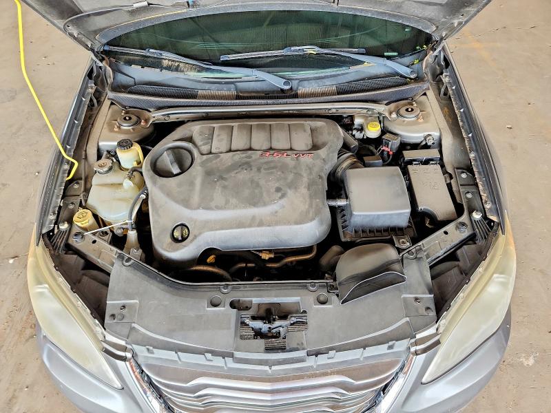 Photo 11 from auction – 2012 CHRYSLER 200 with VIN 1C3CCBAG2CN228475