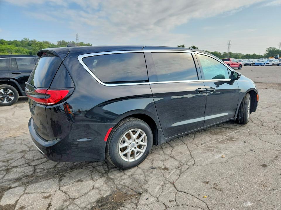 Photo 3 from auction – 2025 CHRYSLER PACIFICA with VIN 2C4RC1BGXSR506829
