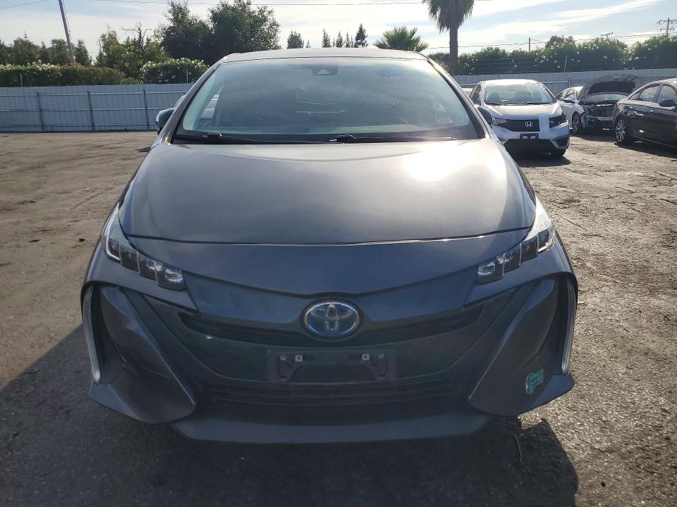 Photo 5 from auction – 2017 TOYOTA PRIUS PRIME with VIN JTDKARFP5H3051082