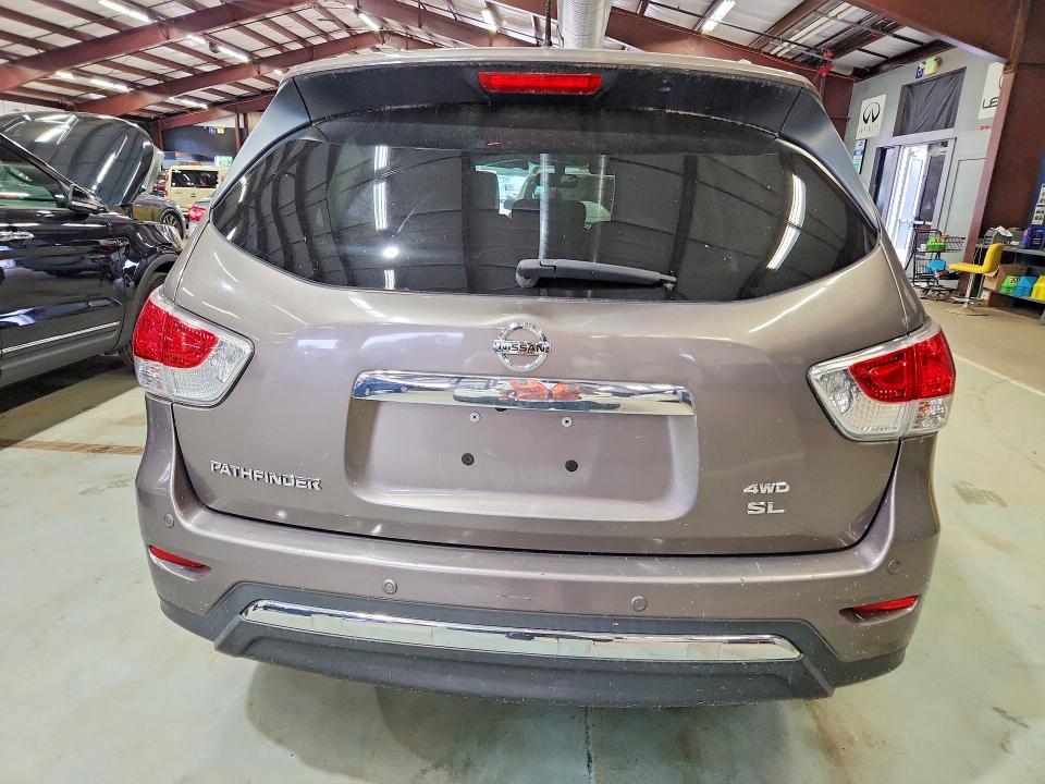 Photo 6 from auction – 2014 NISSAN PATHFINDER with VIN 5N1AR2MM3EC607952