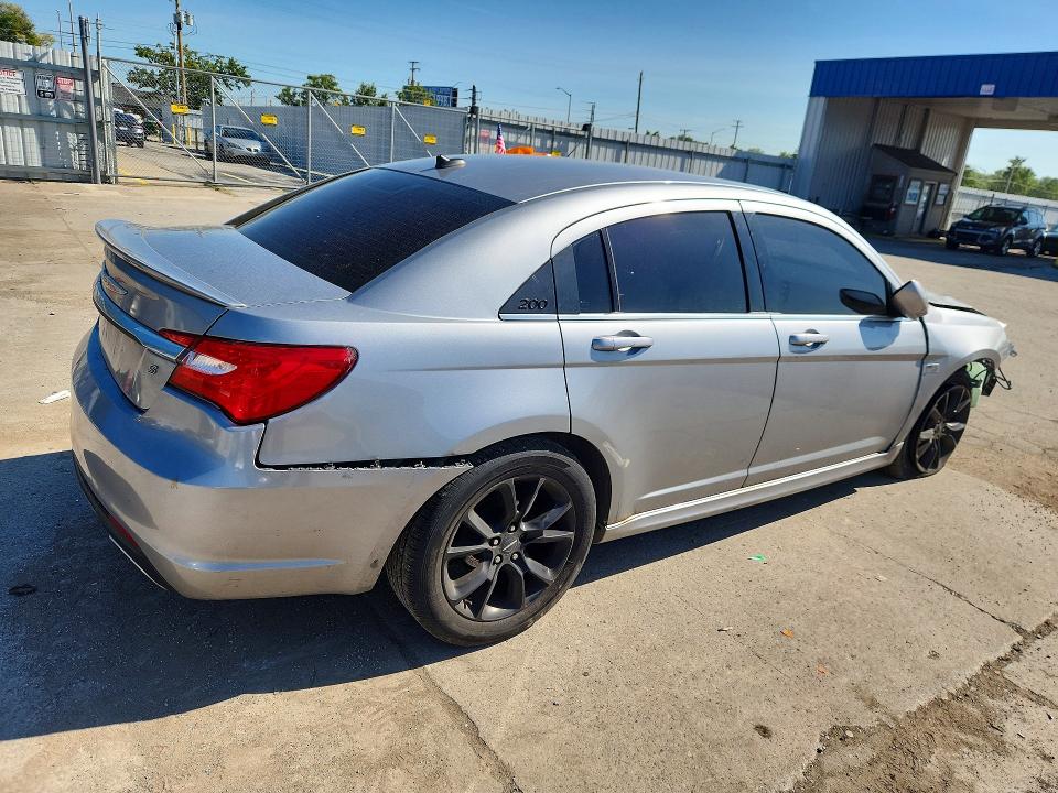 Photo 3 from auction – 2014 CHRYSLER 200 with VIN 1C3CCBCG7EN183470