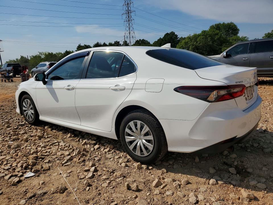 Photo 2 from auction – 2022 TOYOTA CAMRY with VIN 4T1C31AK3NU578311