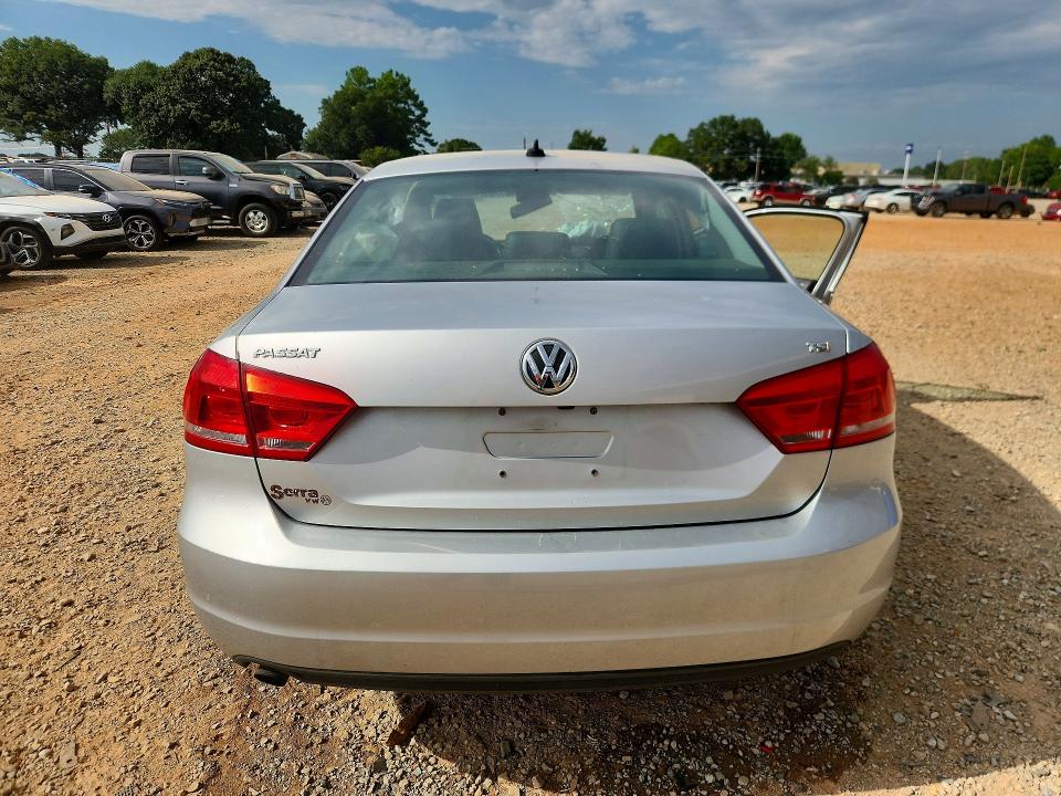 Снимка 6 от търг – 2015 VOLKSWAGEN PASSAT с VIN 1VWAT7A3XFC111558