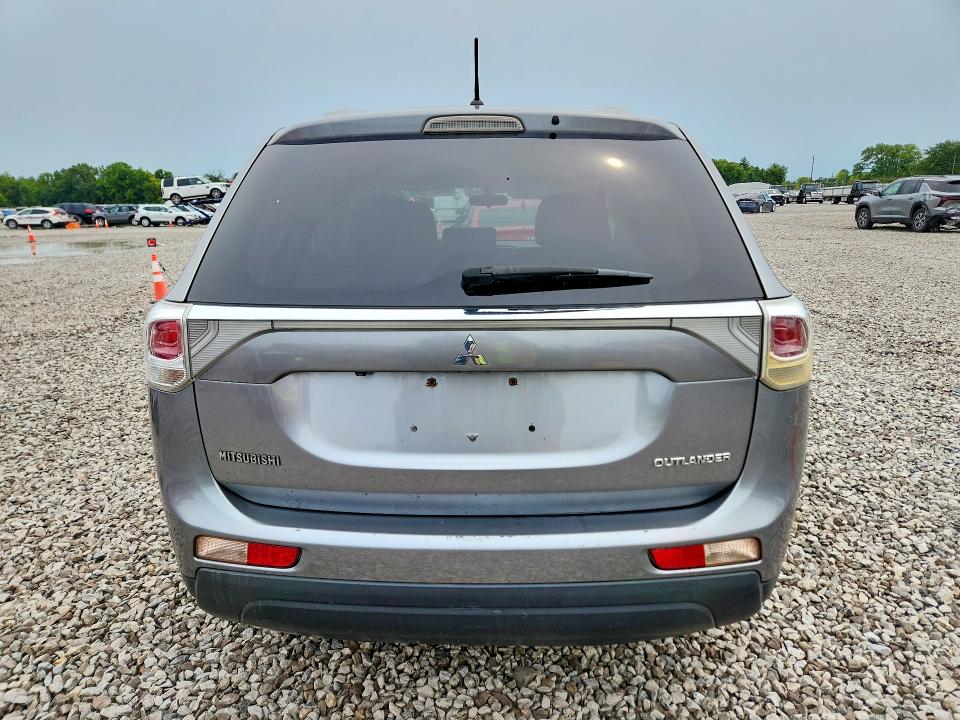 Photo 6 from auction – 2014 MITSUBISHI OUTLANDER with VIN JA4AD3A36EZ017692