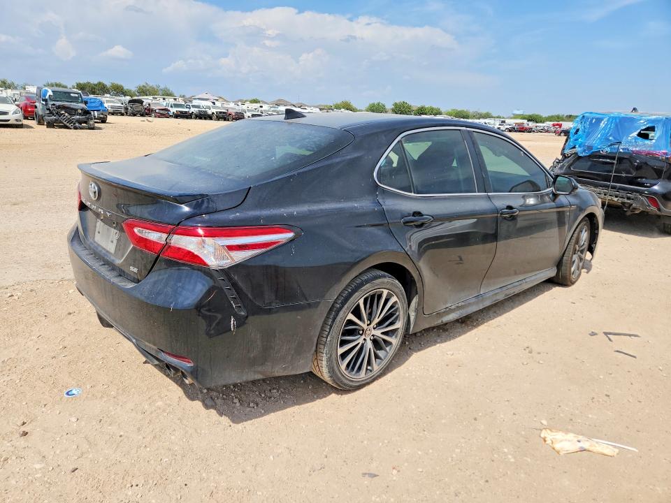 Photo 3 from auction – 2020 TOYOTA CAMRY with VIN 4T1G11AK0LU366809