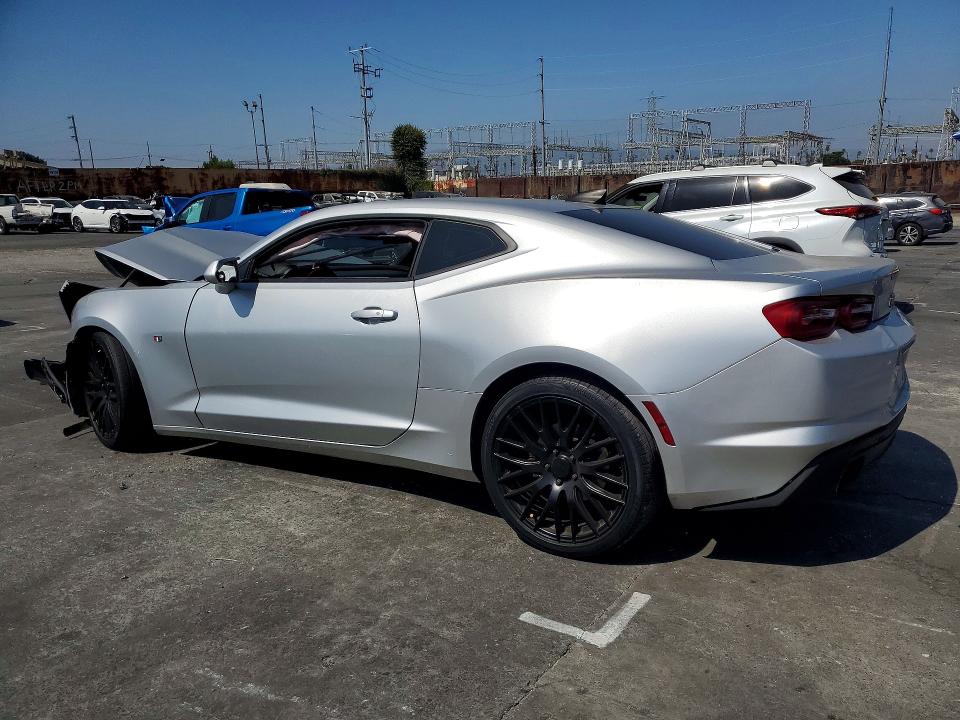 Photo 2 from auction – 2019 CHEVROLET CAMARO with VIN 1G1FB1RX5K0126764