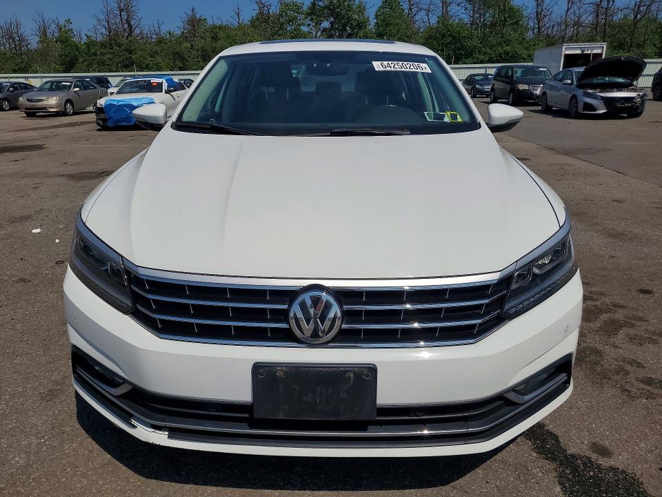 Photo 5 from auction – 2017 VOLKSWAGEN PASSAT with VIN 1VWGT7A35HC050312