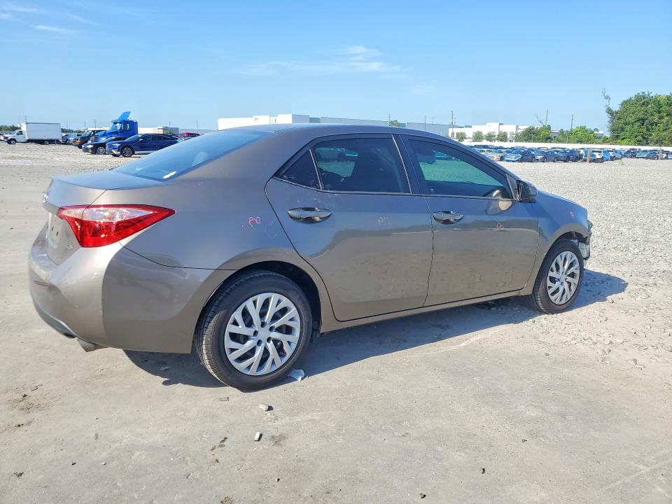 Photo 3 from auction – 2017 TOYOTA COROLLA with VIN 5YFBURHE2HP717597