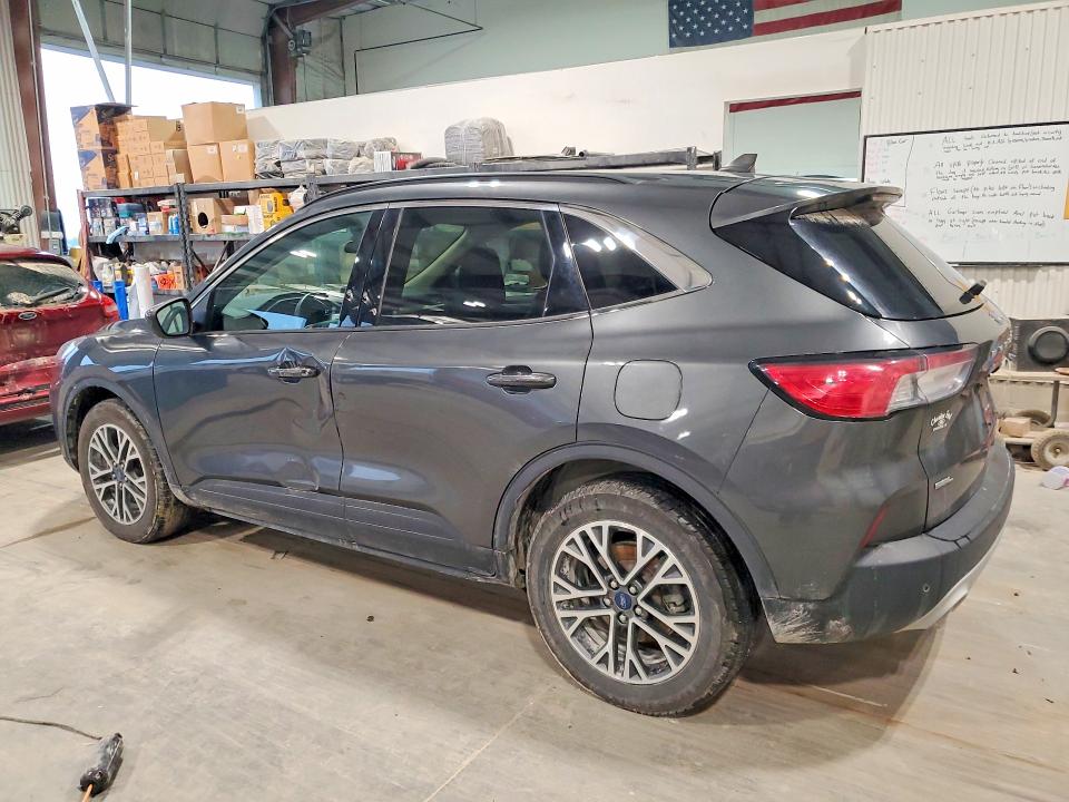 Photo 2 from auction – 2020 FORD ESCAPE with VIN 1FMCU9H62LUB16713