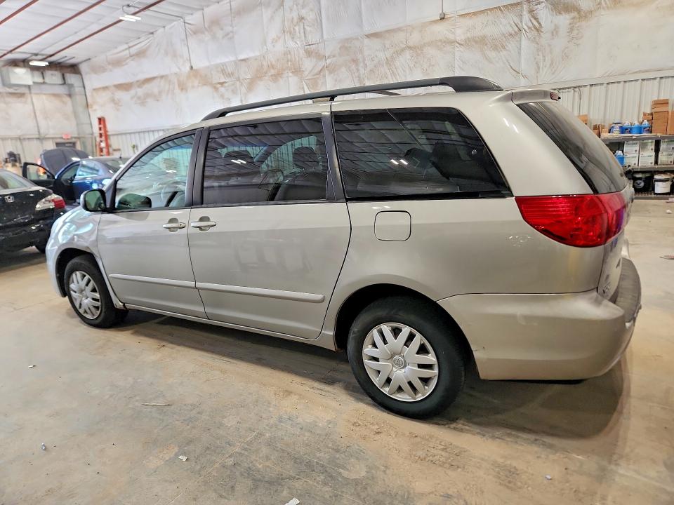 Photo 2 from auction – 2006 TOYOTA SIENNA with VIN 5TDZA23C66S524331