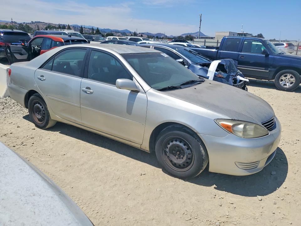 Photo 4 from auction – 2005 TOYOTA CAMRY with VIN 4T1BE32K05U028421
