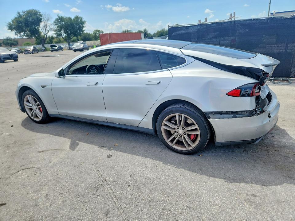 Photo 2 from auction – 2014 TESLA MODEL S with VIN 5YJSA1H16EFP48091