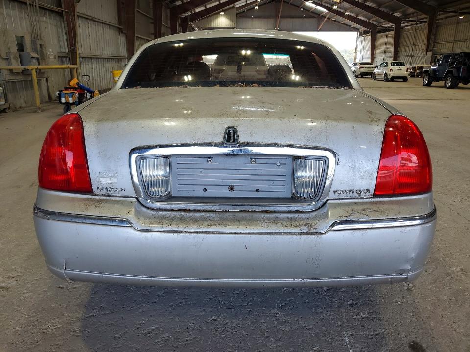 Photo 6 from auction – 2007 LINCOLN TOWN CAR with VIN 1LNHM82V47Y620159