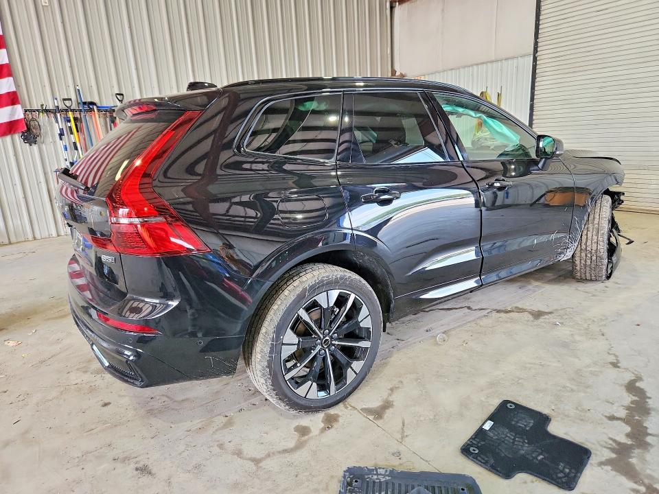 Photo 3 from auction – 2026 VOLVO XC60 with VIN YV4M12RC7T1471937