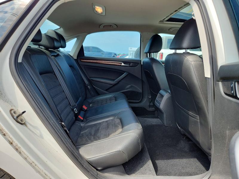 Photo 10 from auction – 2012 VOLKSWAGEN PASSAT with VIN 1VWCH7A31CC100339