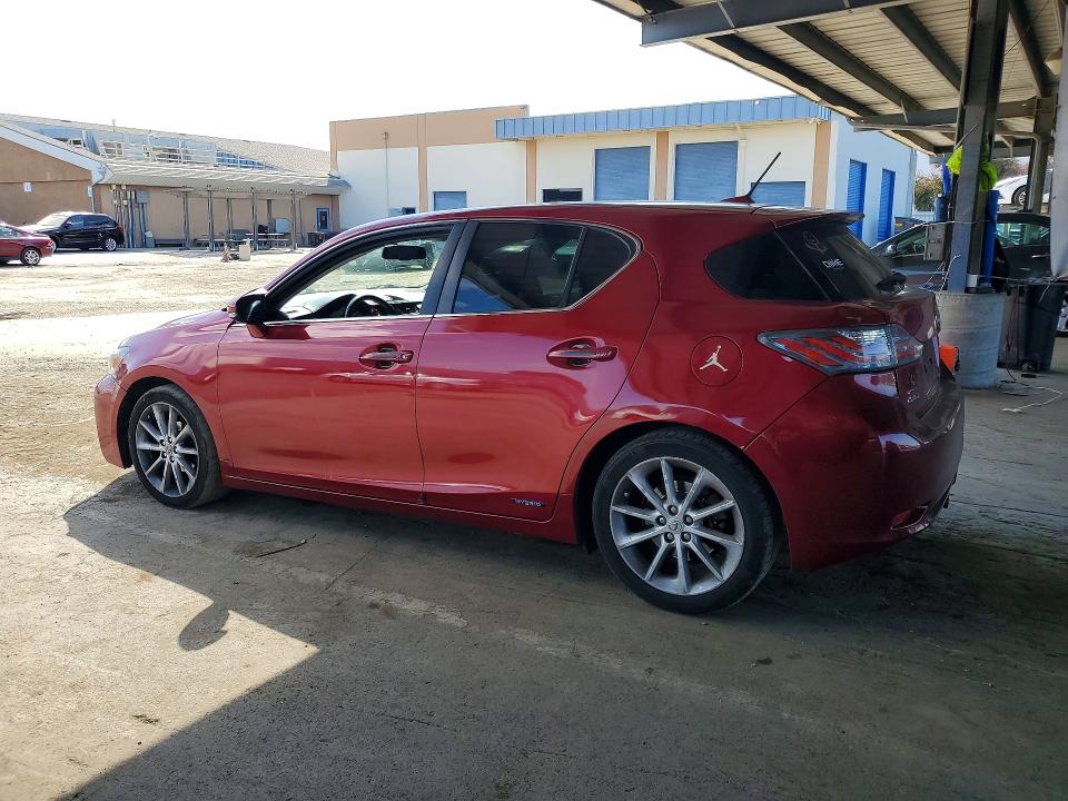Photo 2 from auction – 2012 LEXUS CT with VIN JTHKD5BH7C2067490