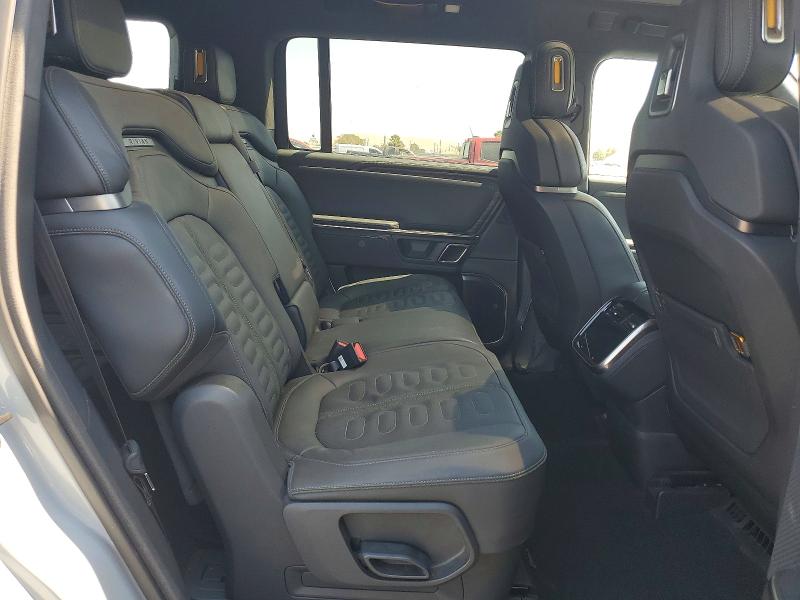 Photo 11 from auction – 2023 RIVIAN R1S with VIN 7PDSGBBA2PN016650