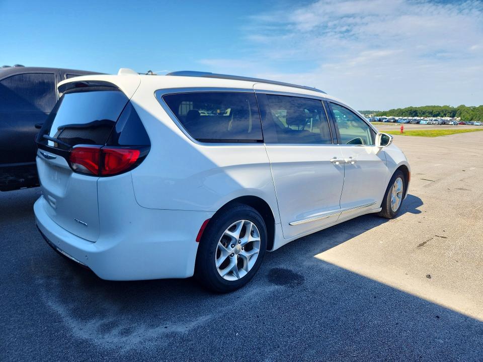 Photo 3 from auction – 2020 CHRYSLER PACIFICA with VIN 2C4RC1GG8LR276010