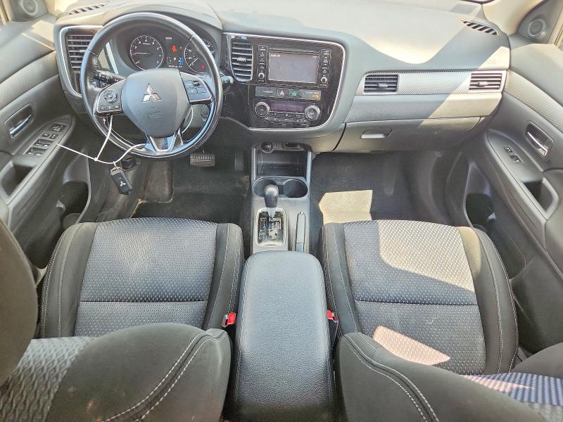 Photo 8 from auction – 2016 MITSUBISHI OUTLANDER with VIN JA4AZ3A39GZ033437