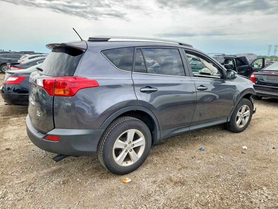 Photo 3 from auction – 2014 TOYOTA RAV4 with VIN JTMRFREV3ED068775
