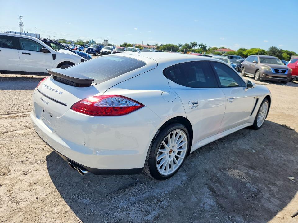 Photo 3 from auction – 2012 PORSCHE PANAMERA with VIN WP0AB2A73CL060024