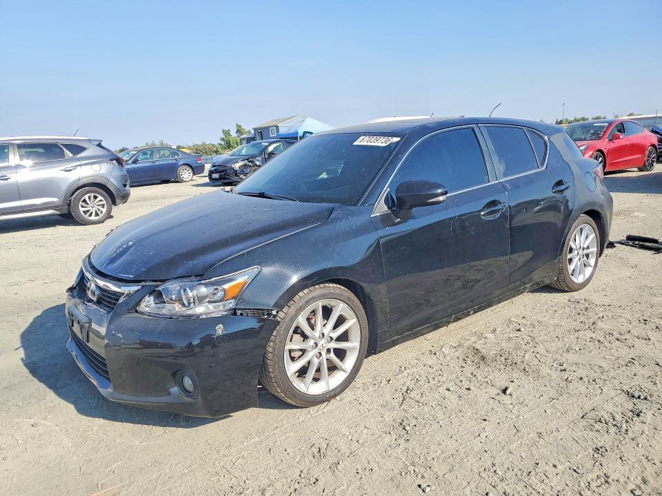 LEXUS CT 2013 with VIN JTHKD5BHXD2131815 - Photo from auction