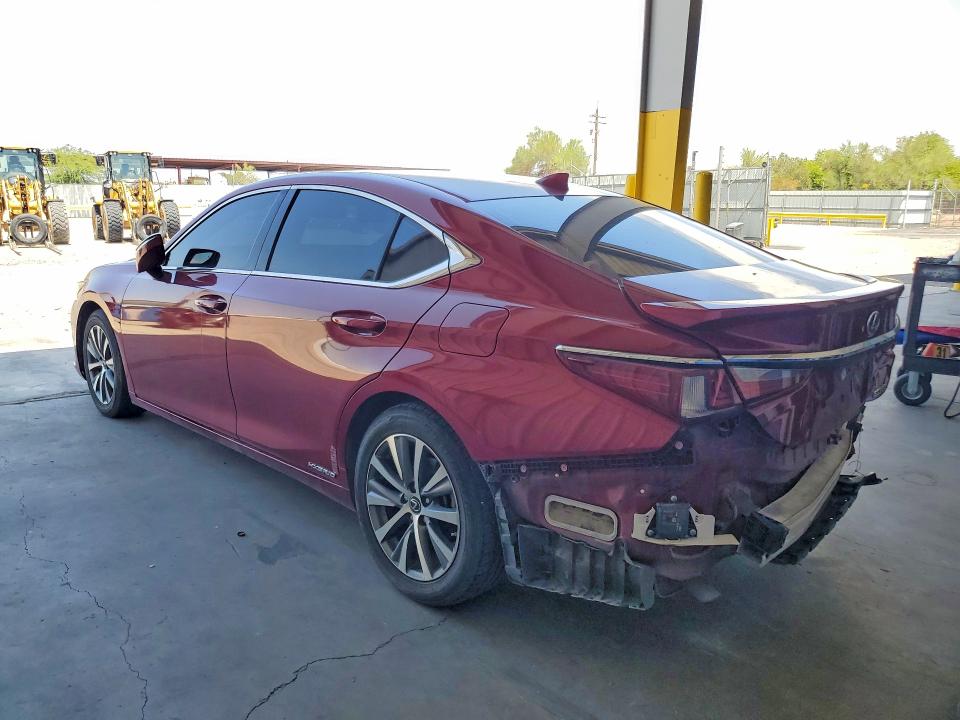 Photo 2 from auction – 2020 LEXUS ES with VIN 58AD21B16LU004756