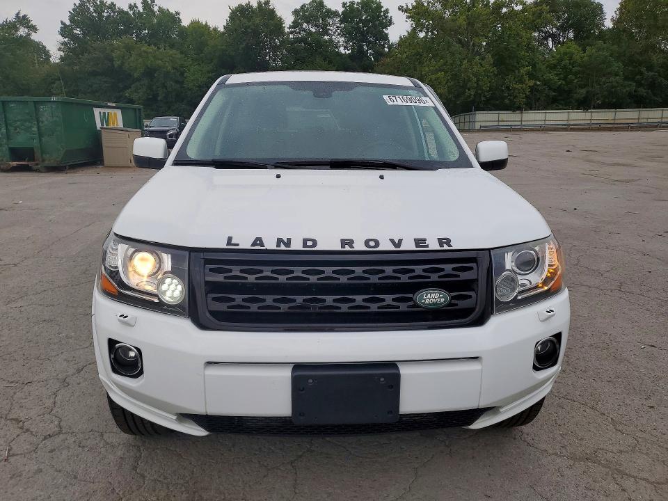 Photo 5 from auction – 2015 LAND ROVER LR2 with VIN SALFP2BG5FH427947