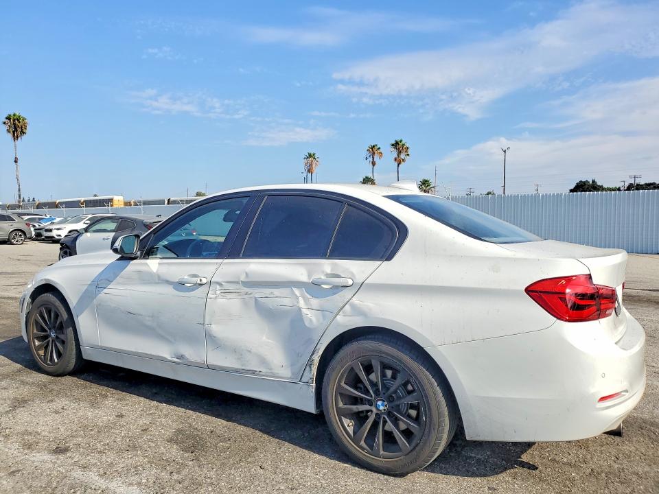Photo 2 from auction – 2017 BMW 320 with VIN WBA8E1G3XHNU17387