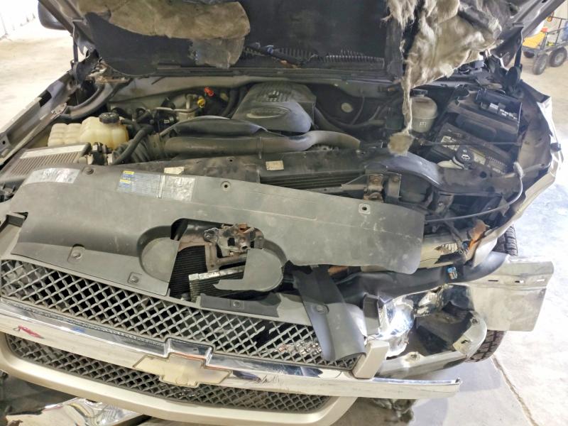 Photo 11 from auction – 2004 CHEVROLET SILVERADO with VIN 2GCEK19T741241163