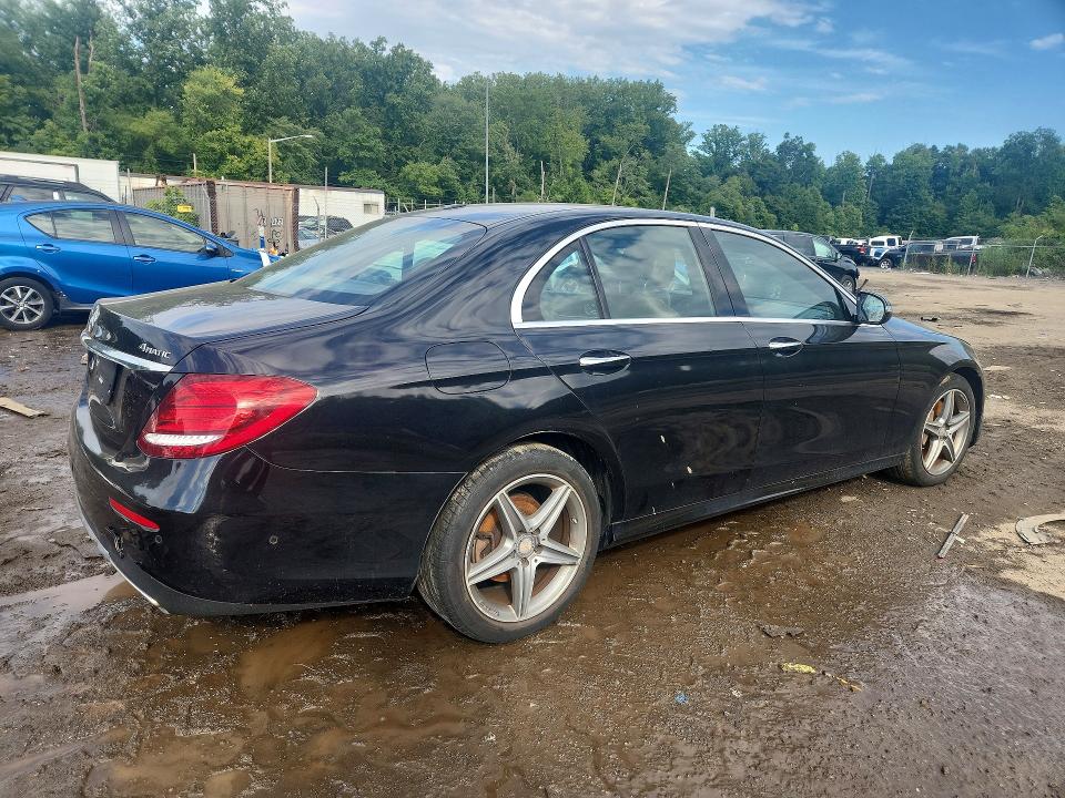 Photo 3 from auction – 2017 MERCEDES-BENZ E with VIN WDDZF4KB8HA051401